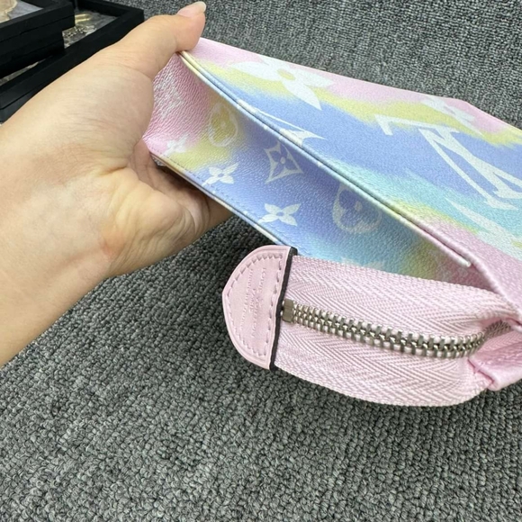 100% Authentic Louis Vuittion Multicolor Monogram Leather Clutch bag - Picture 5 of 15